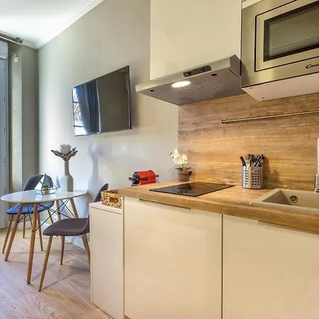 Agences Des Residences - Rue Commandant Andre * カンヌ