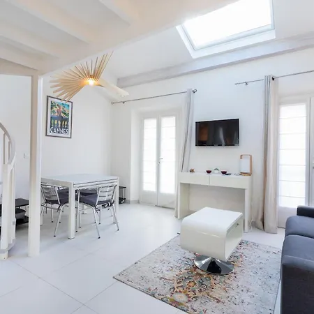 Agences Des Residences - Rue Commandant Andre * Cannes