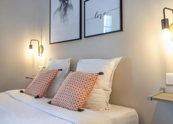 Agences Des Residences - Rue Commandant Andre * Cannes